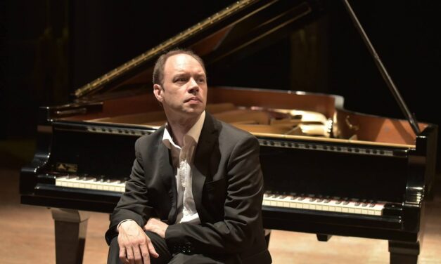 Accademia Ricci: il pianista Olaf John Laneri interpreta Debussy