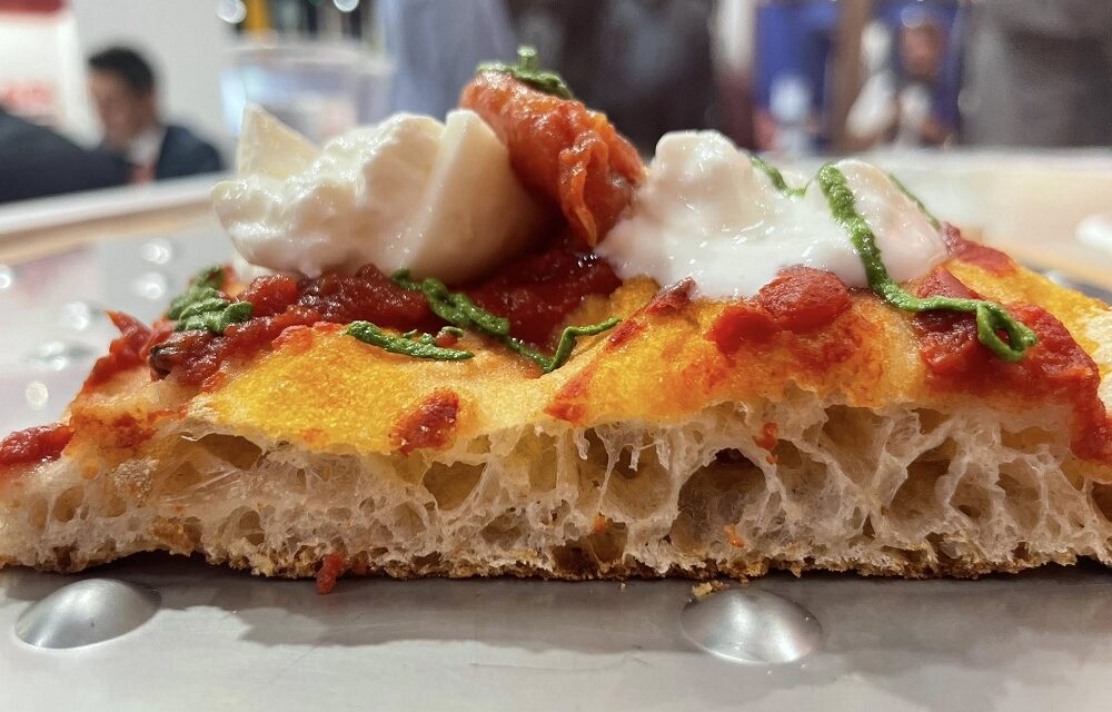 PIZZA IN PALA, IL CAMPIONE DEL MONDO CALAON: “SEGMENTO IN CRESCITA, PUNTIAMO SU FORMAZIONE E PASSIONE”