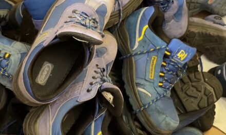 POSTE ITALIANE: DALLE SCARPE DEI PORTALETTERE A PAVIMENTI ANTITRAUMA PER BAMBINI