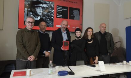 PREMIO SABA POESIA 2026: FESTEGGIATA A TRIESTE LA VINCITRICE PATRIZIA VALDUGA