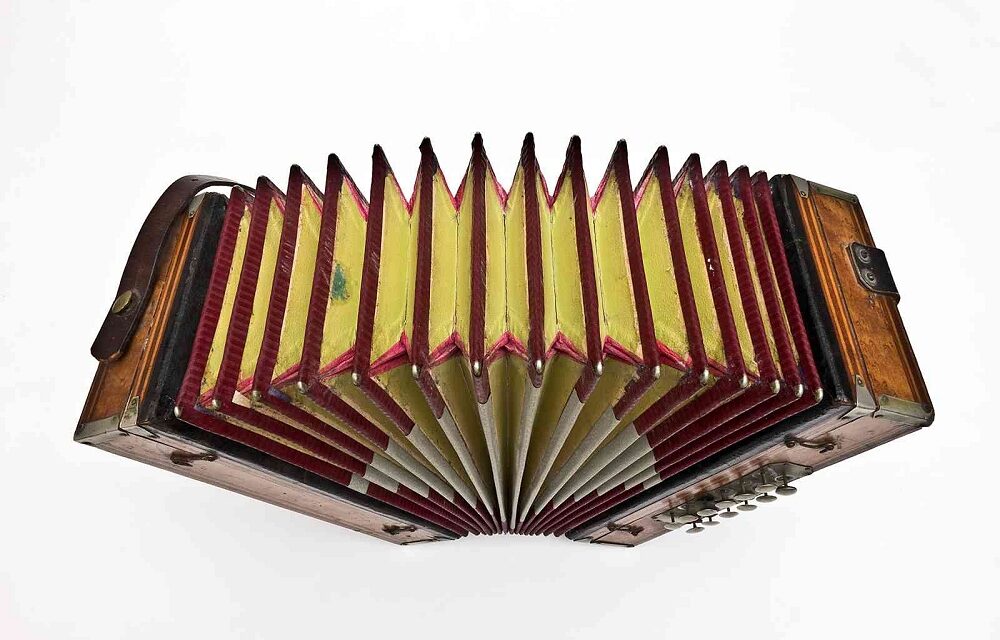 MERCOLEDÌ 11 MARZO ALLE ORE 17.30 AL CIVICO MUSEO TEATRALE “CARLO SCHMIDL” SECONDO APPUNTAMENTO DELL’EDIZIONE PRIMAVERA 2026 DEL CICLO “LE STANZE DELLA MUSICA” DEDICATO ALLA FISARMONICA