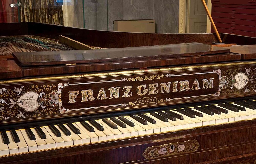 MERCOLEDÌ 25 MARZO ALLE ORE 17.30 AL CIVICO MUSEO TEATRALE “CARLO SCHMIDL” QUARTO APPUNTAMENTO DELL’EDIZIONE PRIMAVERA 2026 DEL CICLO “LE STANZE DELLA MUSICA” DEDICATO AL PIANOFORTE