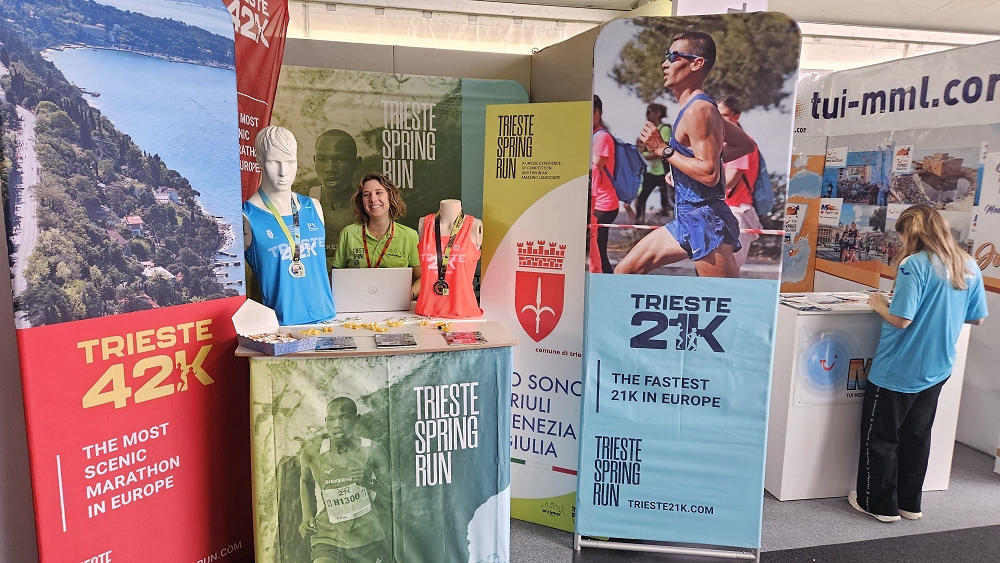 TRIESTE SPRING RUN ALLA MARATONA DI ROMA: PRESENTATA MEDAGLIA E MAGLIA DEL TRENTENNALE