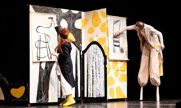 TEATRO VERDI PORDENONE: NUOVO APPUNTAMENTO PER BAMBINI E FAMIGLIE, IN SCENA IL TEATRO DEL BURATTO CON “A METÀ STRADA. STORIA DI GIRAFFA E PINGUINO”