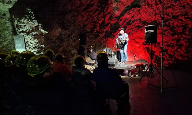vicino/lontano MONT: sabato 14 marzo al Caffè Caucigh in CONCERTO il cantautore tarvisiano MIKY MARTINA