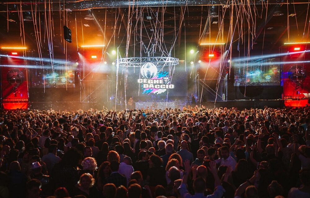 CEGHEDACCIO, 33 ANNI DI SUCCESSI A 33 GIRI: IN OLTRE TREMILA ALLA FIERA DI UDINE