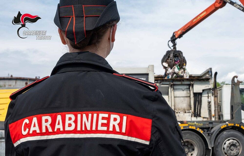 Trieste, recuperati dai Carabinieri 7.000 euro finiti per sbaglio tra i rifiuti