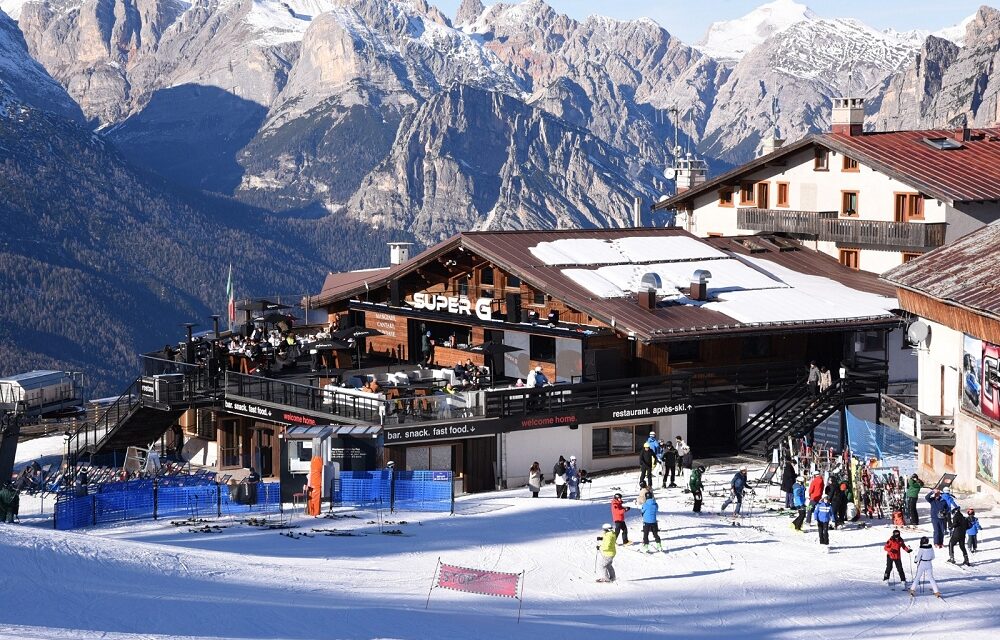 A CORTINA LA STAGIONE CONTINUA: IL FALORIA RESTA APERTO FINO A MAGGIO E LANCIA IL “CORTINA LUNCH & PARTY” AL SUPER G