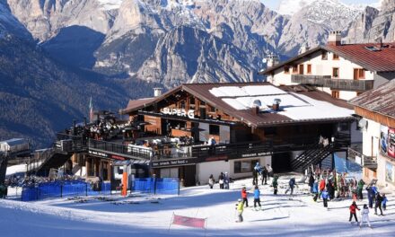 A CORTINA LA STAGIONE CONTINUA: IL FALORIA RESTA APERTO FINO A MAGGIO E LANCIA IL “CORTINA LUNCH & PARTY” AL SUPER G
