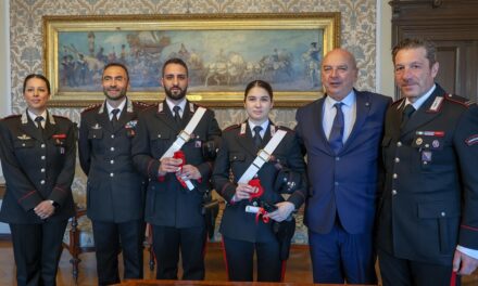 IL SINDACO ROBERTO DIPIAZZA HA PREMIATO DUE EROICI CARABINIERI
