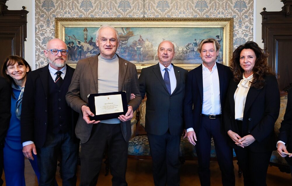 IL SINDACO HA CONFERITO UNA TARGA ALL’AZIENDA MOTOMARINE, IN OCCASIONE DEL 50° ANNIVERSARIO DI ATTIVITÀ