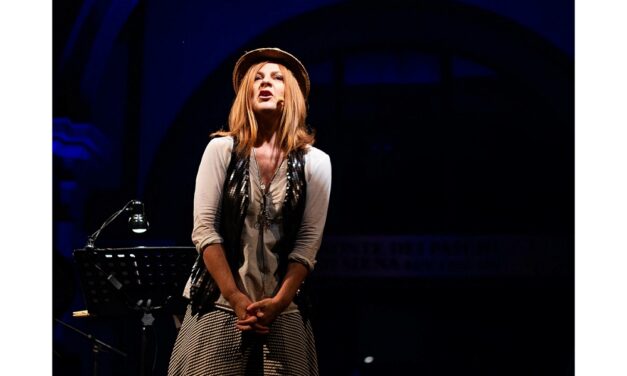 Marina Massironi a Polcenigo e San Daniele con Ma che razza di Otello?