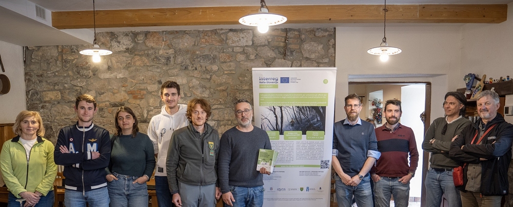 GAL CARSO/LAS KRAS – PROGETTO INTERREG ITA-SLO “KRAS 4 US”: DIMOSTRAZIONE PRATICA IN CAMPO DI PULIZIA DELLA LANDA CARSICA NELLA MATTINATA ODIERNA, VENERDI’ 10 APRILE