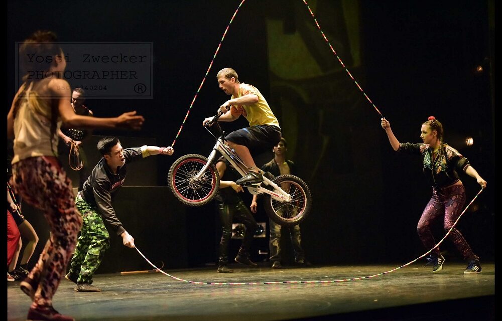 ID EVOLUTION del CIRQUE ÉLOIZE alla Sala Assicurazioni Generali del Teatro Stabile del Friuli Venezia Giulia