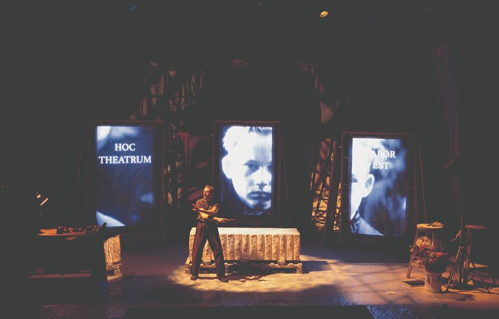 La rivalità fra Bernini e Borromini, ma anche l’apprezzamento che un artista sa dare al proprio rivale, riecheggiano dentro “Lettere a Bernini” spettacolo di Marco Martinelli, con protagonista Marco Cacciola