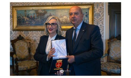 IL SINDACO HA RICEVUTO L’ATTRICE LUNETTA SAVINO: PROTAGONISTA DELLA SERIE “LIBERA”