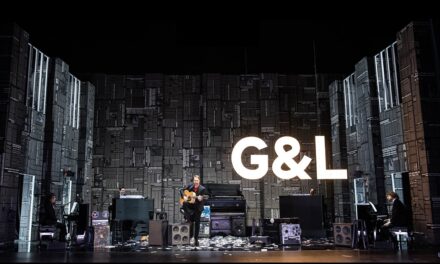 NERI MARCORÈ IN GABER MI FA MALE IL MONDO AL TEATRO STABILE DEL FRIULI VENEZIA GIULIA