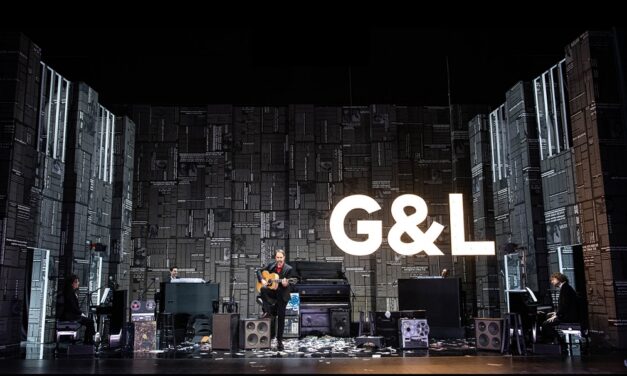 NERI MARCORÈ IN GABER MI FA MALE IL MONDO AL TEATRO STABILE DEL FRIULI VENEZIA GIULIA