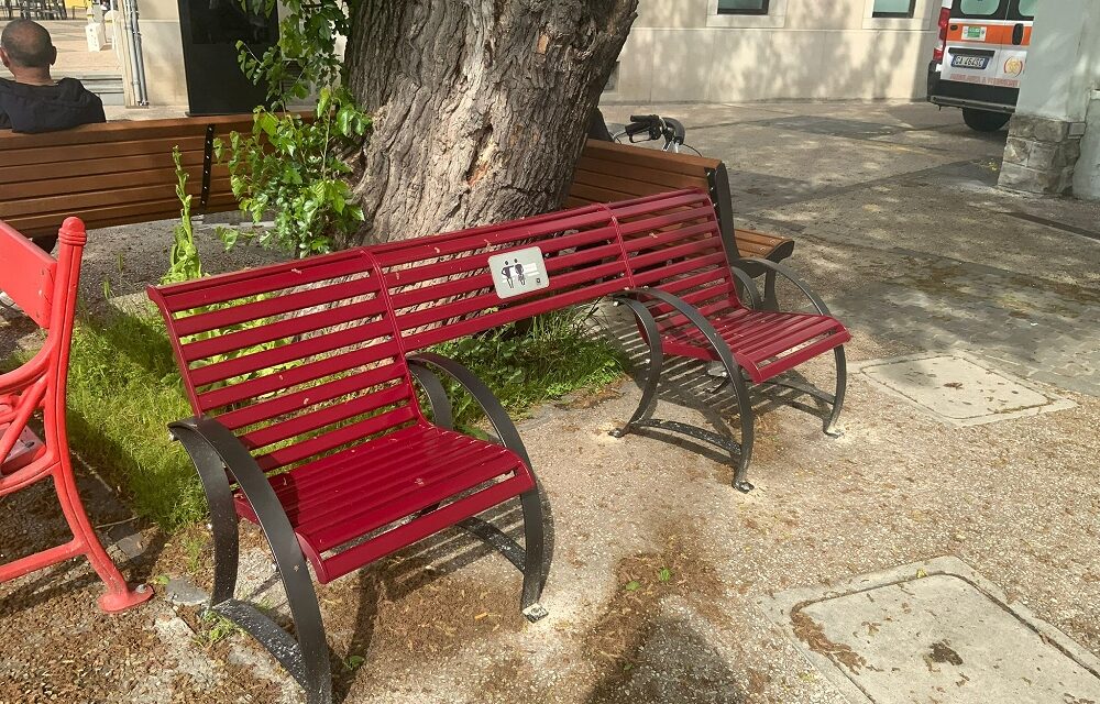 MUGGIA: PORTABICI, COLONNINA MANUTENZIONE E PANCHINA INCLUSIVA