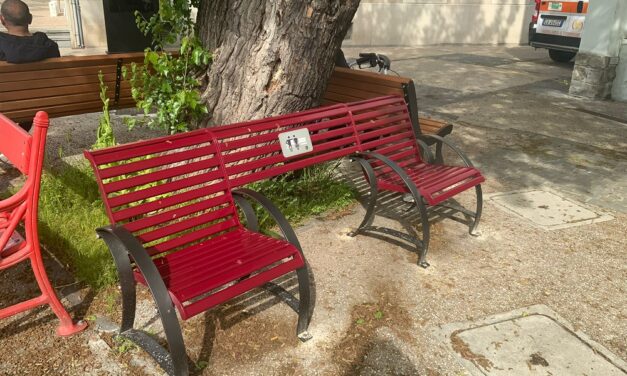 MUGGIA: PORTABICI, COLONNINA MANUTENZIONE E PANCHINA INCLUSIVA