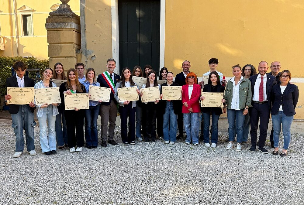 NOVENTA PADOVANA: STUDENTI MODELLO PREMIATI DAL SINDACO