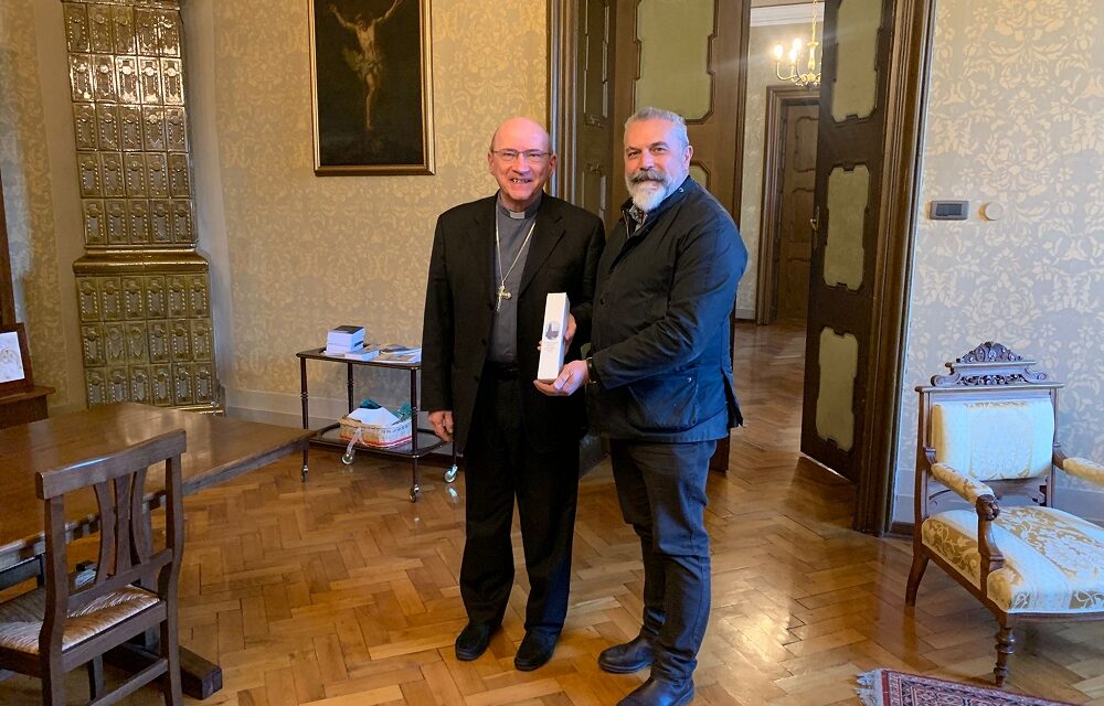 Polizia di Stato – Gorizia: consegnato all’Amministratore Apostolico dell’Arcidiocesi l’olio proveniente dal giardino della memoria di Capaci