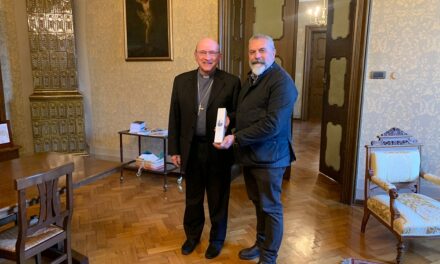 Polizia di Stato – Gorizia: consegnato all’Amministratore Apostolico dell’Arcidiocesi l’olio proveniente dal giardino della memoria di Capaci