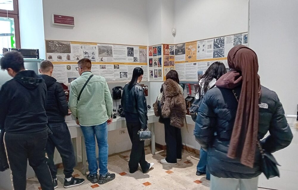 POSTE ITALIANE: GLI ALLIEVI DELLA SCUOLA DI FORMAZIONE PROFESSIONALE CIOFS DI TRIESTE IN VISITA AL MUSEO POSTALE E TELEGRAFICO DELLA MITTELEUROPA E ALL’UFFICIO POSTALE DI TRIESTE CENTRO
