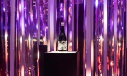 COS’È L’INNOVAZIONE PER PASQUA: “QUATTROMANI” È IL NUOVO SOVVERSIVO PROGETTO VITIVINICOLO TRA VALPOLICELLA E WASHINGTON STATE