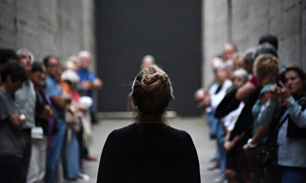 MERCOLEDÌ 22 E GIOVEDÌ 23 APRILE ALLA RISIERA DI SAN SABBA VISITA PERFORMATIVA ITINERANTE “TERRA CONTAMINATA” CON DUE REPLICHE AL GIORNO, ALLE ORE 18.30 E ALLE ORE 20.30