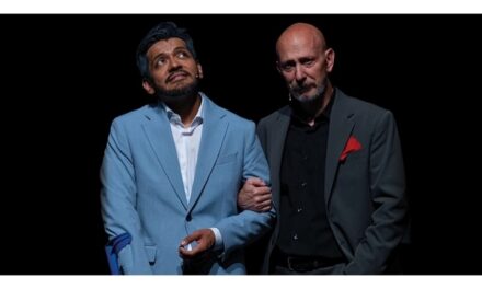 “SALAM/SHALOM. DUE PADRI”: SUL PALCO DEL TEATRO VERDI DI PORDENONE UNO SPETTACOLO CHE NON SMETTE DI RINNOVARE IL SUO STRAORDINARIO IMPATTO E ATTUALITÀ