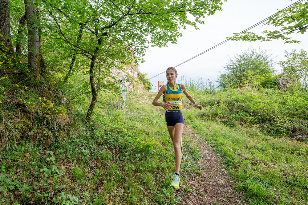 CORSA IN MONTAGNA: LUCIA ARNOLDO E ROBERTO FREGONA FIRMANO LA QUINTA EDIZIONE DELLA “SANTISSIMA”