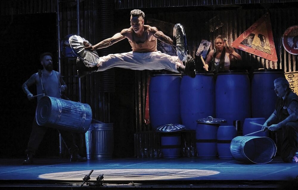 “STOMP: lo spettacolo-icona di Luke Cresswell e Steve McNicholas – ritorna a Trieste, ospite del Teatro Stabile del Friuli Venezia Giulia
