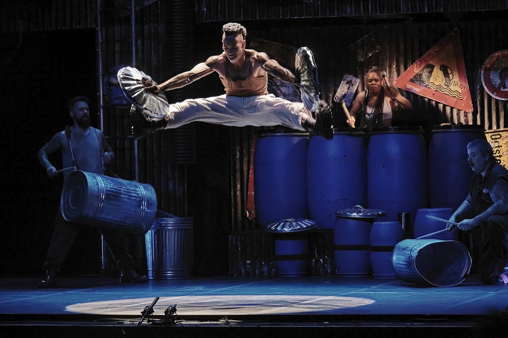 “STOMP: lo spettacolo-icona di Luke Cresswell e Steve McNicholas – ritorna a Trieste, ospite del Teatro Stabile del Friuli Venezia Giulia
