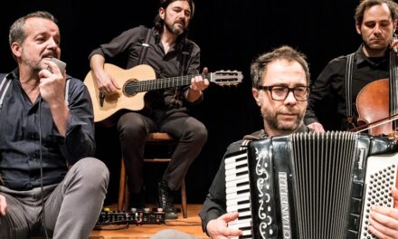 NUOVO TEATRO COMUNALE DI GRADISCA D’ISONZO:  “Nel blu, avere tra le braccia tanta felicità” con Mario Perrotta chiude la stagione