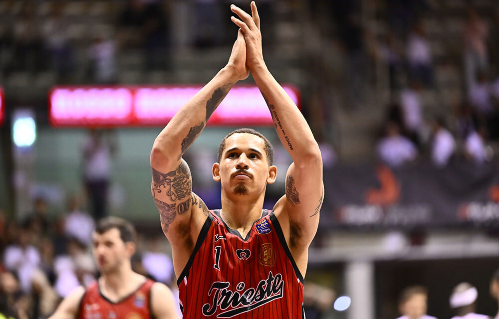 La Pallacanestro Trieste la vince nel finale con Varese: al PalaTrieste finisce 90-89