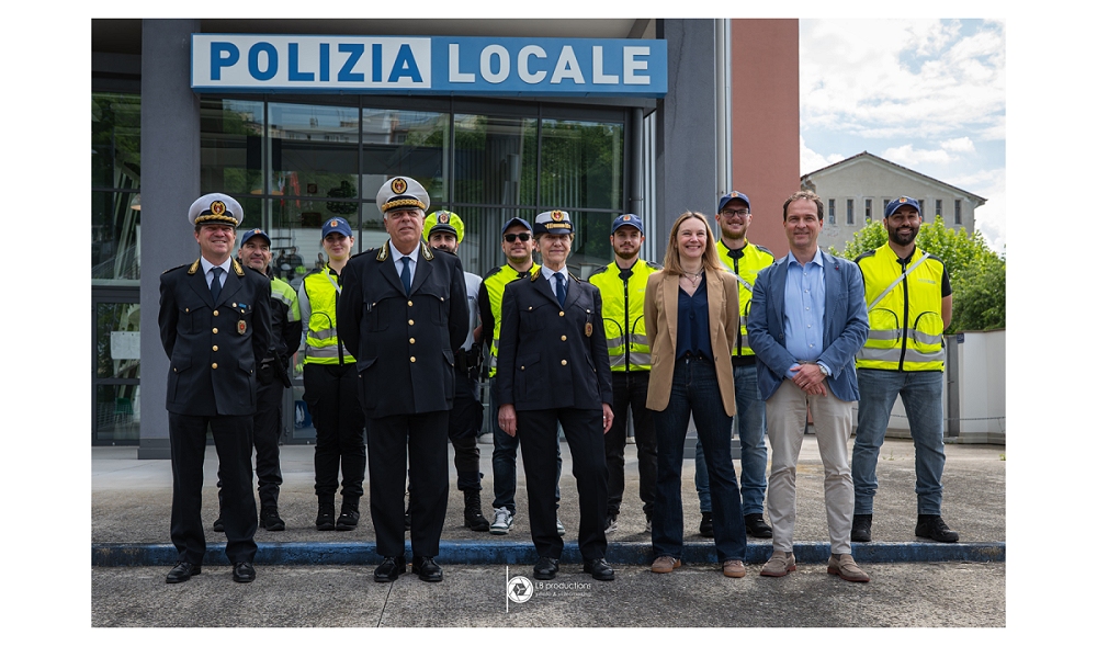 PRESENTATI I NUOVI 21 AGENTI DELLA POLIZIA LOCALE: 18 UOMINI E 3 DONNE, NUOVE FORZE PER FAR FRONTE AI NUOVI COMPITI