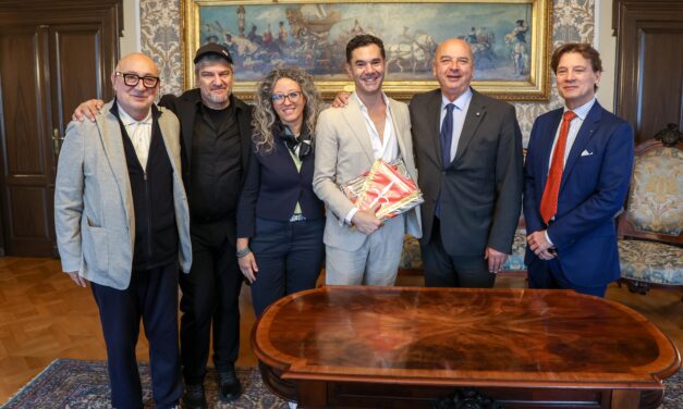 FEDERICO BELLONE, REGISTA DEL MUSICAL “IL PRINCIPE D’EGITTO”, RICEVUTO NEL SALOTTO AZZURRO DEL MUNICIPIO
