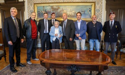 IL SINDACO DIPIAZZA HA CONFERITO IL SIGILLO TRECENTESCO DELLA CITTÀ DI TRIESTE A PAOLA DEL DIN