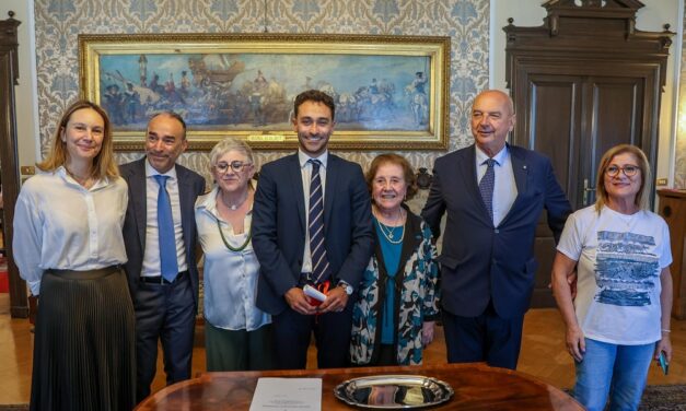 CONSULENTE FINANZIARIO DI POSTE ITALIANE PREMIATO PER AVER SALVATO LA VITA A UNA RAGAZZA