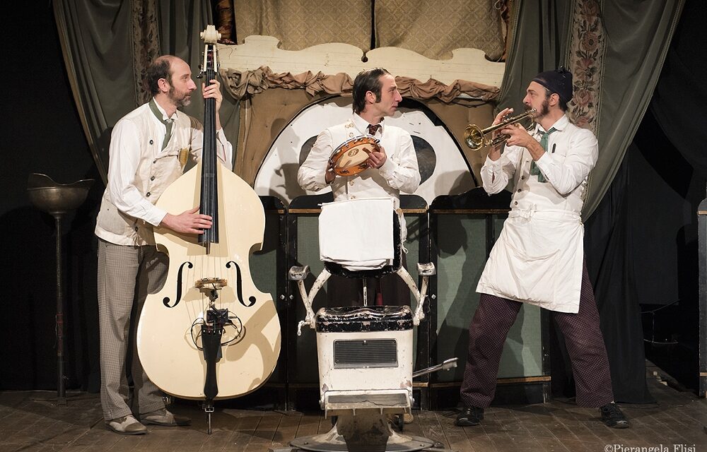 TEATRO: Sabato a Forni di Sopra apre la Nuova Barberia Carloni