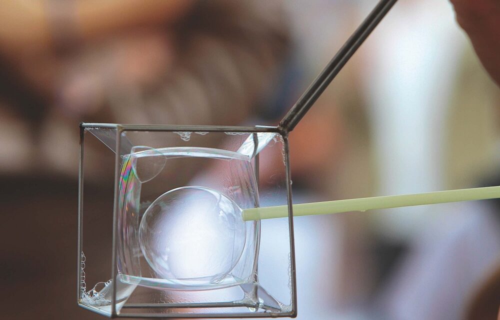 La scienza in una bolla di sapone all’Immaginario Scientifico di Pordenone