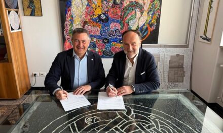 Arte musiva negli spazi pubblici: protocollo d’intesa tra la società Lignano Pineta e la Scuola Mosaicisti del Friuli 