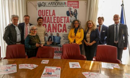 PRESENTATA IN SALA GIUNTA LA COMMEDIA TEATRALE “QUELA MALEDETA BANCA”