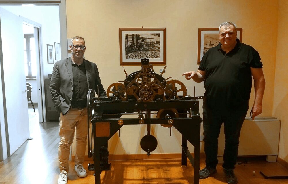Muggia: esposto l’antico orologio del Municipio