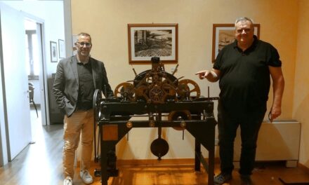 Muggia: esposto l’antico orologio del Municipio