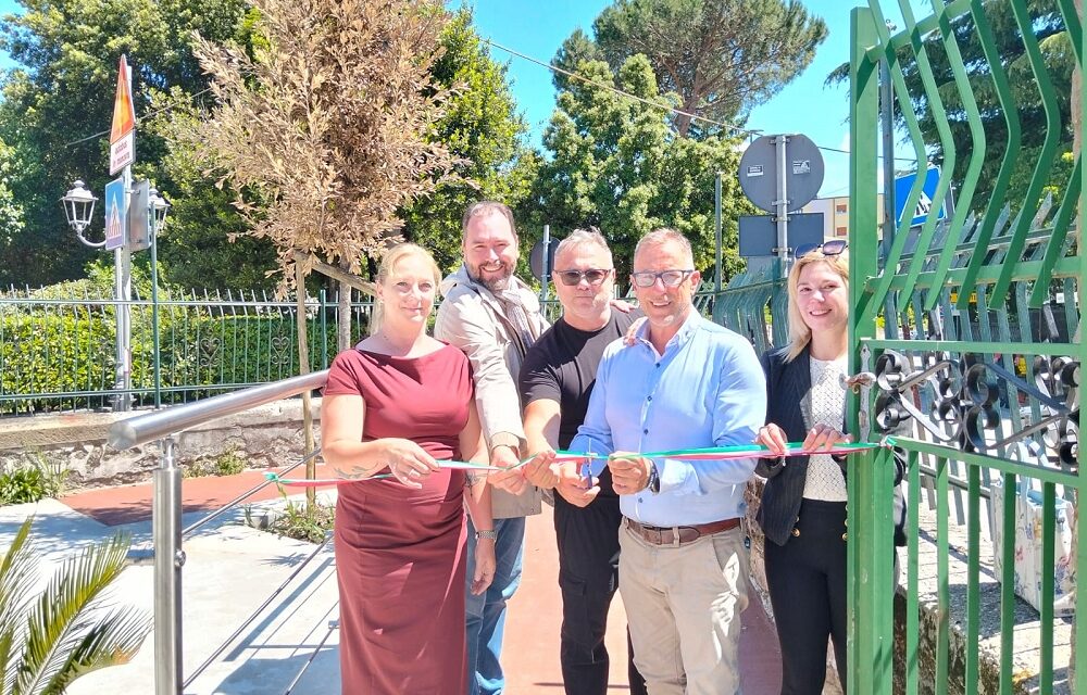 INAUGURATA LA RAMPA PER DISABILI AL BAR VERDI DI MUGGIA