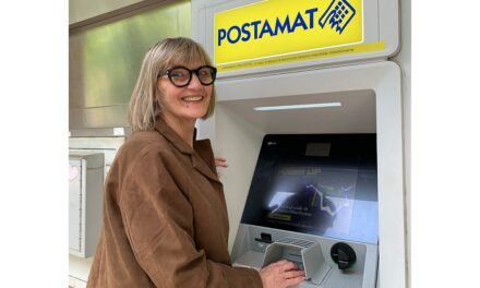 POSTE ITALIANE: PATRIZIA PERESSIN, UN ESEMPIO DI DEDIZIONE E PROFESSIONALITÀ, INSIGNITA DELLA STELLA AL MERITO
