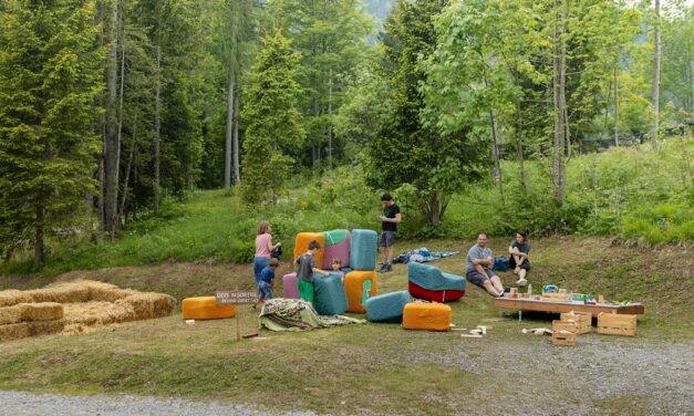 RELAZIONI AUTENTICHE E TEMPO DI QUALITÀ: A “VILLAGGIO SELVAGGIO” MARTEDÌ 2 GIUGNO A SAURIS-ZAHRE (UD) ATTIVITÀ PER GRANDI E PER PICCOLI CON LA PEDAGOGISTA VIRGINIA COPETTI