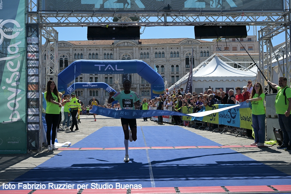 TRIESTE SPRING RUN 2026: LA MARATONA INCORONA SEREM E COLOMBO, LA MEZZA CUNEO E RUTTO